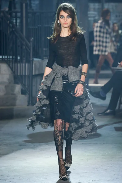 Look 11